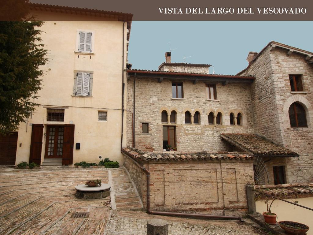 Апартаменты Vescovado 7 Губбио Экстерьер фото